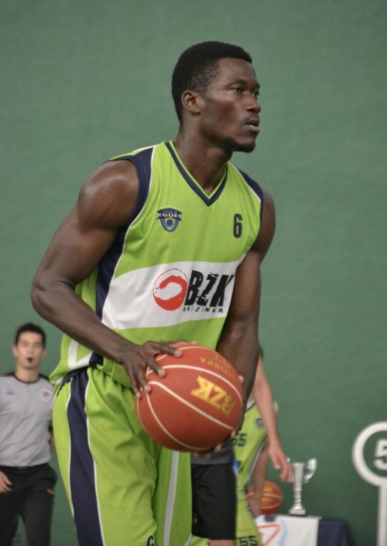 equipación masculina baloncesto